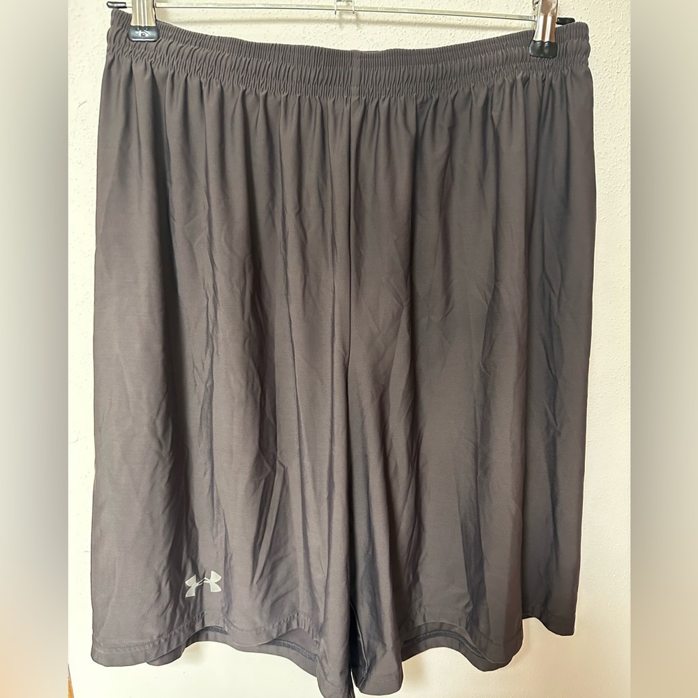 GUC Under Armour Men’s shorts, size large